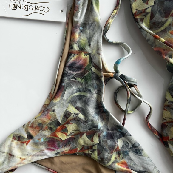 Beautiful brand new bikini - Picture 3 of 5